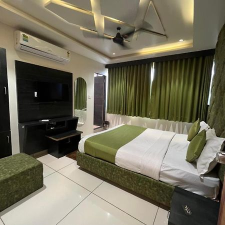 Prime View Hotel Ахмедабад Екстер'єр фото